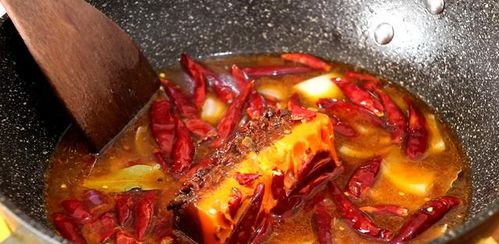 一包火鍋底料搞定麻辣小龍蝦 簡單配料，絕佳風(fēng)味